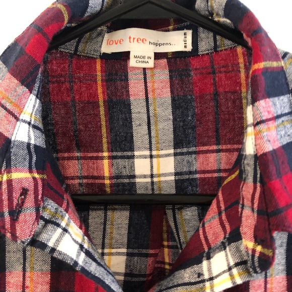 Stylish button-down. - Picture 3 of 3